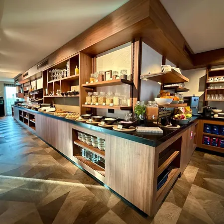 호텔 Eilandhotel Texel 4*